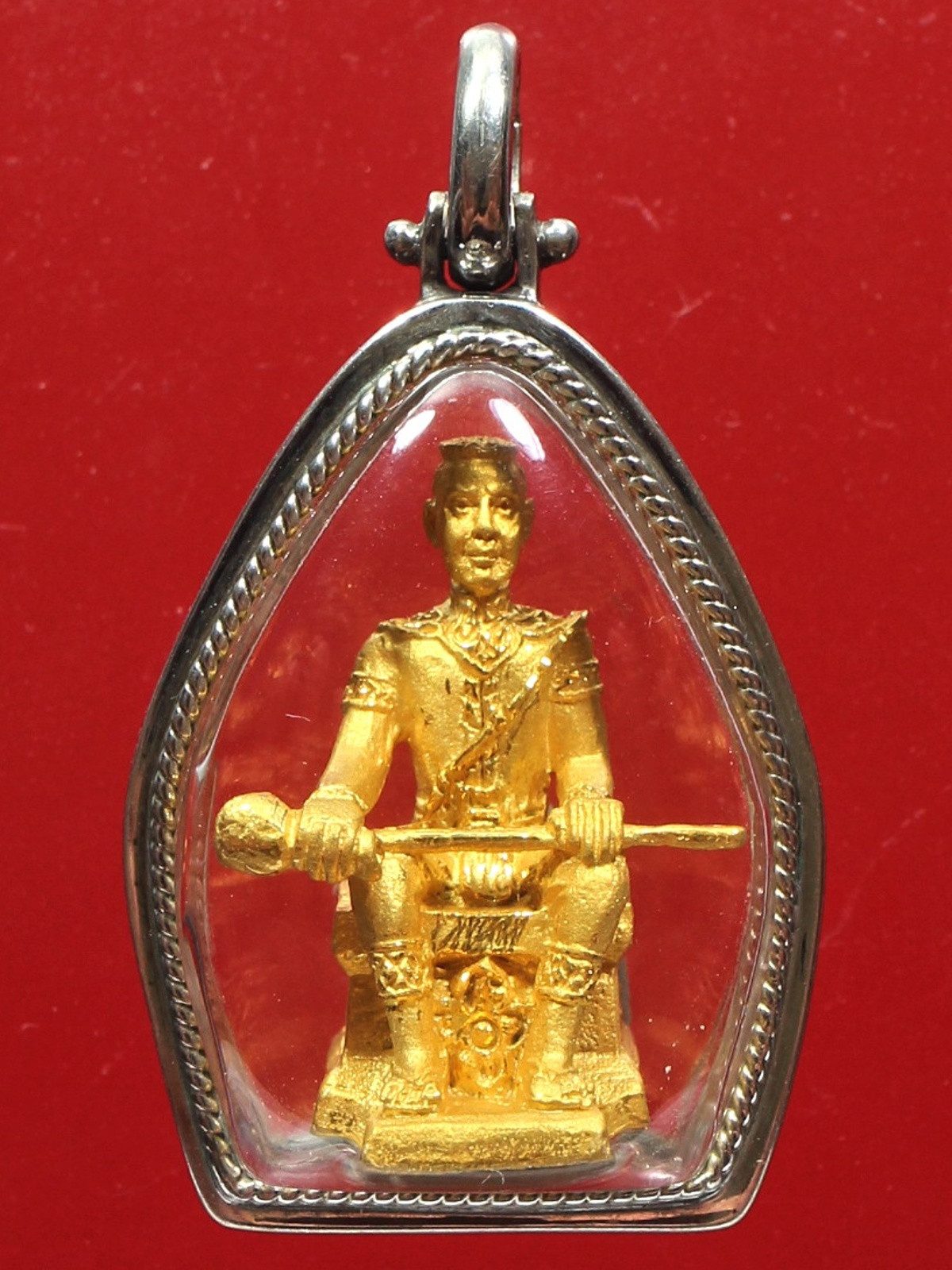 รูปหล่อสมเด็จพระนเรศวรมหาราช